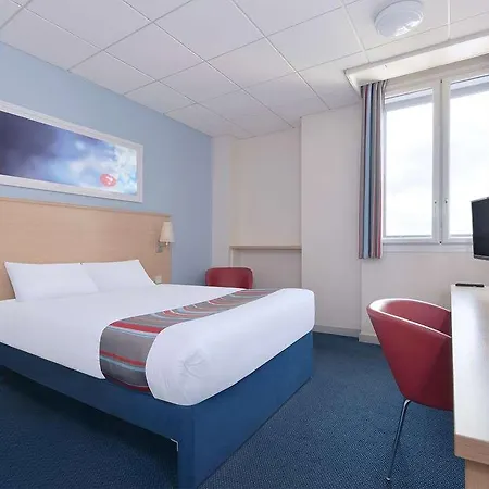 Hotel Travelodge Leeds Bradford Airport 3*
