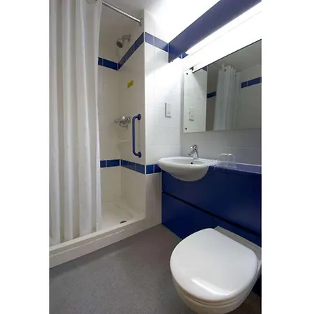 Travelodge Leeds Bradford Airport 3*