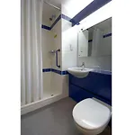 Travelodge Leeds Bradford Airport 3*