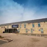 호텔 Travelodge Leeds Bradford Airport 3*