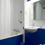 호텔 Travelodge Leeds Bradford Airport