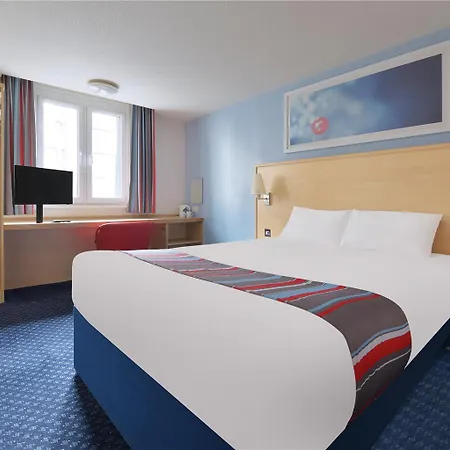 Travelodge Leeds Bradford Airport 3* 리즈