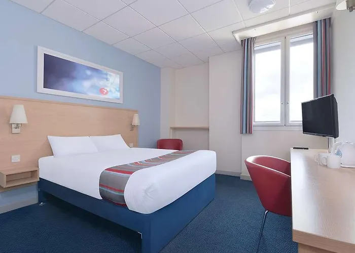 Hotel Travelodge Leeds Bradford Airport 3*