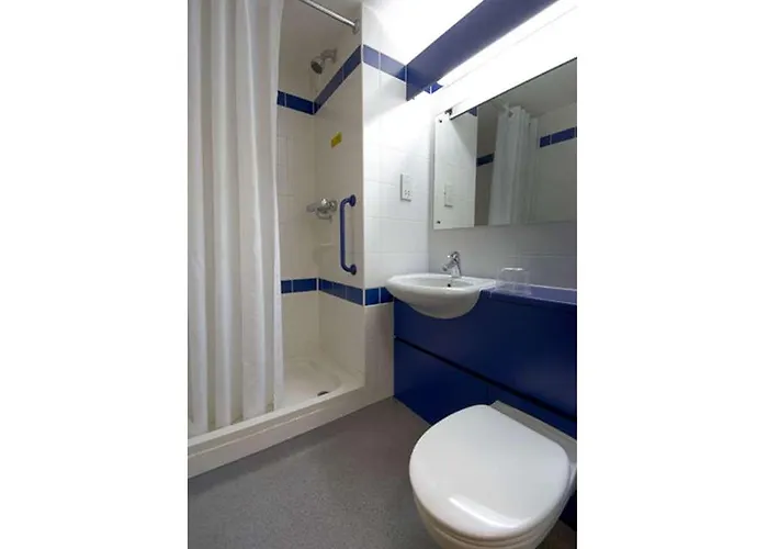 Travelodge Leeds Bradford Airport 3*