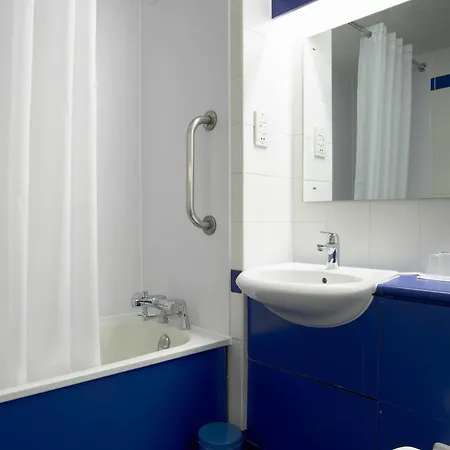 Hotel Travelodge Bradford Airport